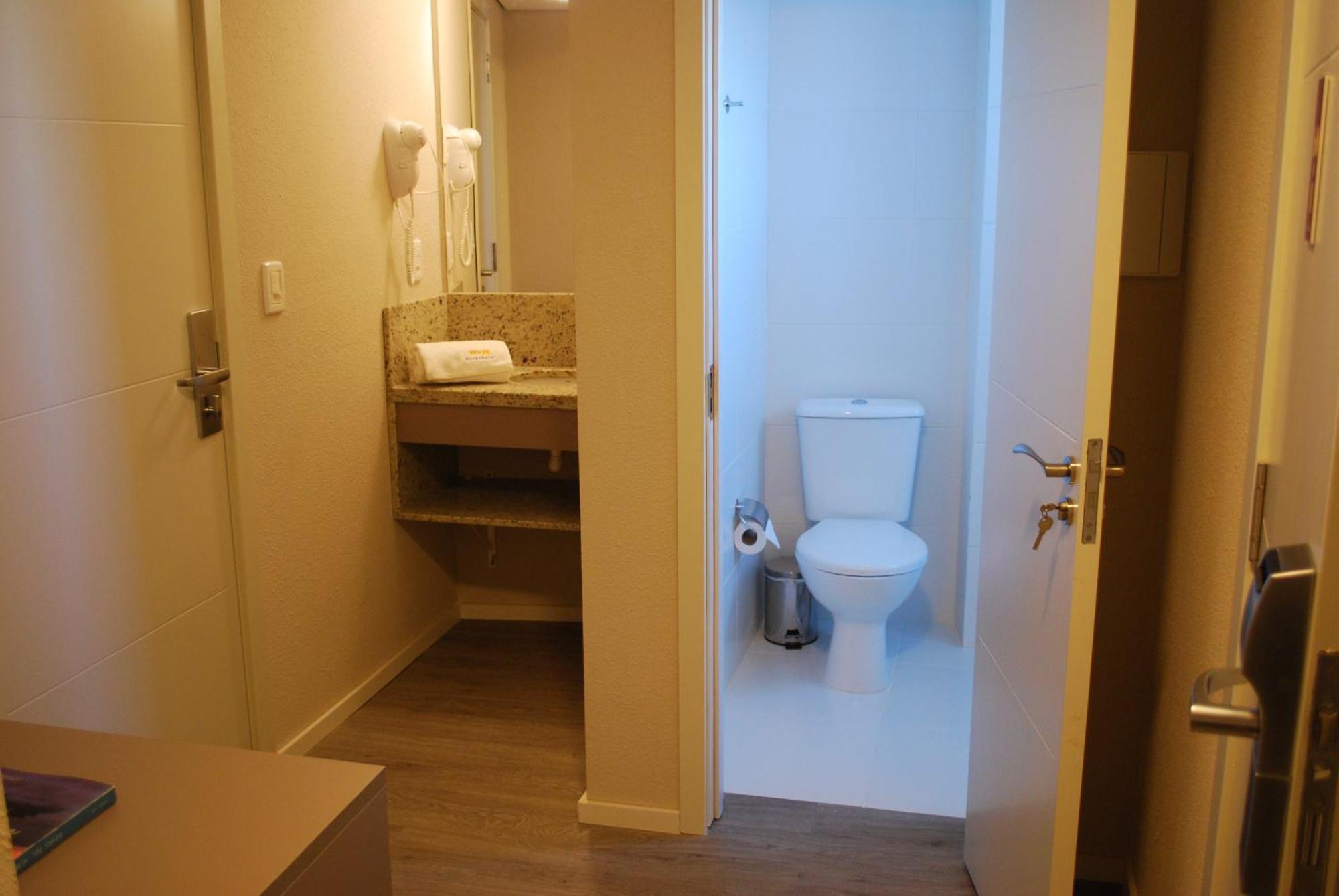 Standard Single Room,1247693860:JPEG